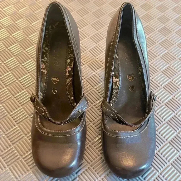 8.5 MUDD Dark Brown 3.5in Heels - Picture 1 of 13